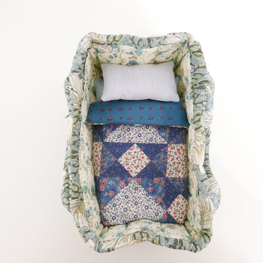 Carry Cot Dolls Bed - Deco