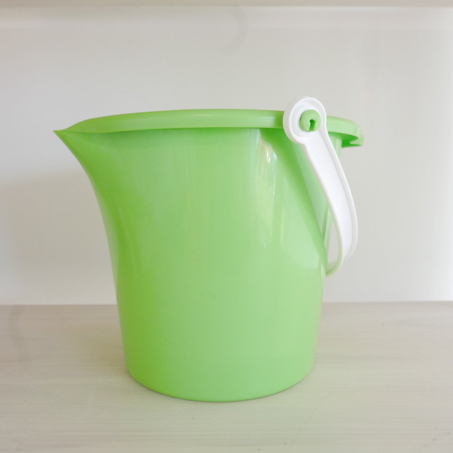 Summertime Bucket With Spout