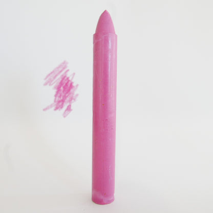 Diverse range of crayon shades for every project
