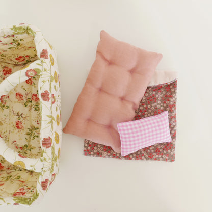 Carry Cot Dolls Bed - Summer Garden