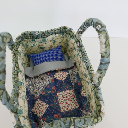 Carry Cot Dolls Bed - Deco