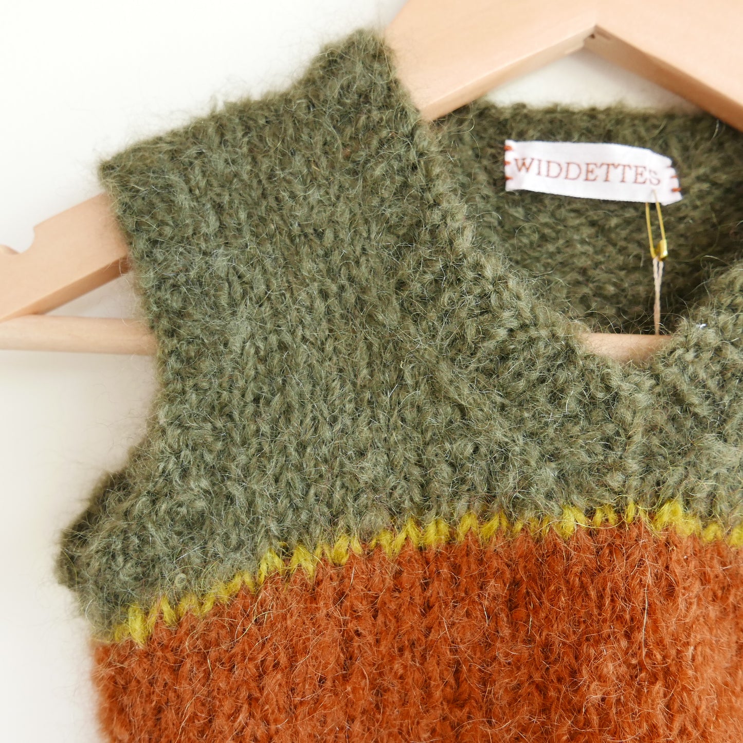 Hand knitted vest - Autumn