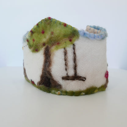 Celebration Crown - Oak Tree