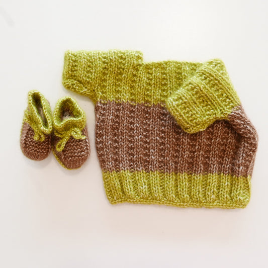 Knitted T Shirt with Booties in Cocoa + Lime