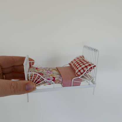 Wire Dolls Bed