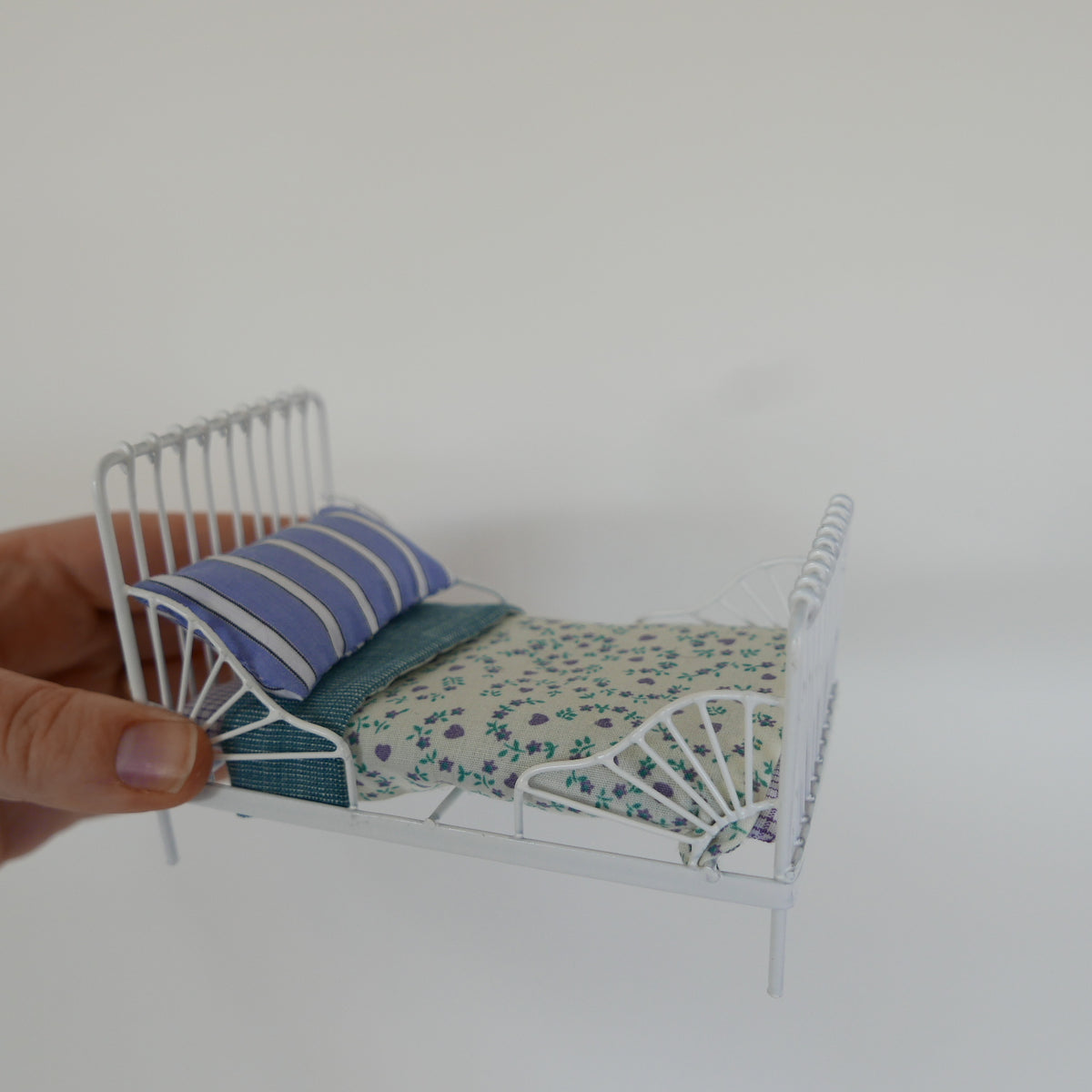Wire Dolls Bed