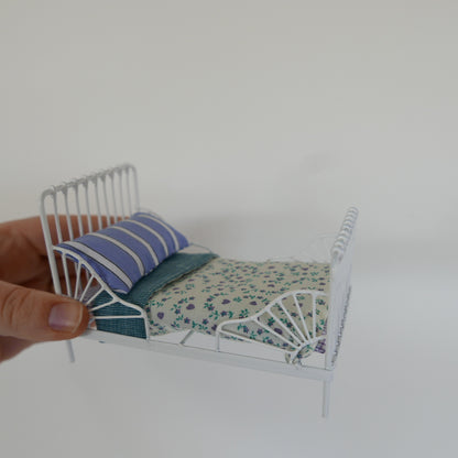 Wire Dolls Bed