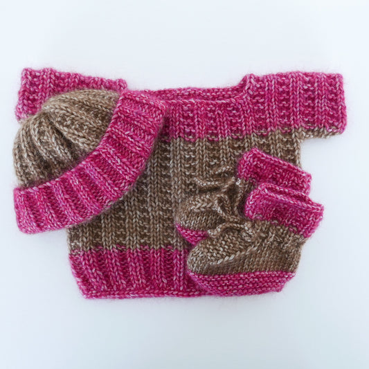 Knitted T Shirt with Booties and Beanie in Cocoa + Lamington