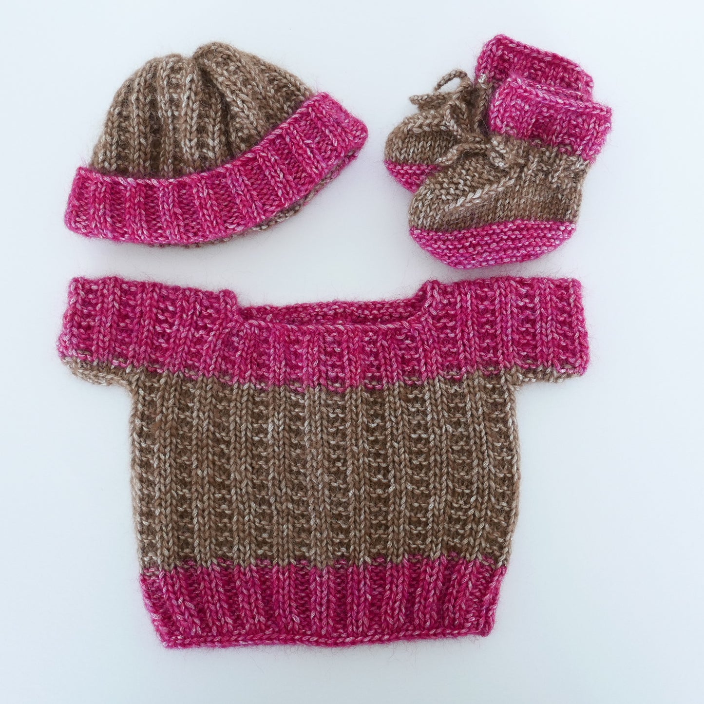 Knitted T Shirt with Booties and Beanie in Cocoa + Lamington