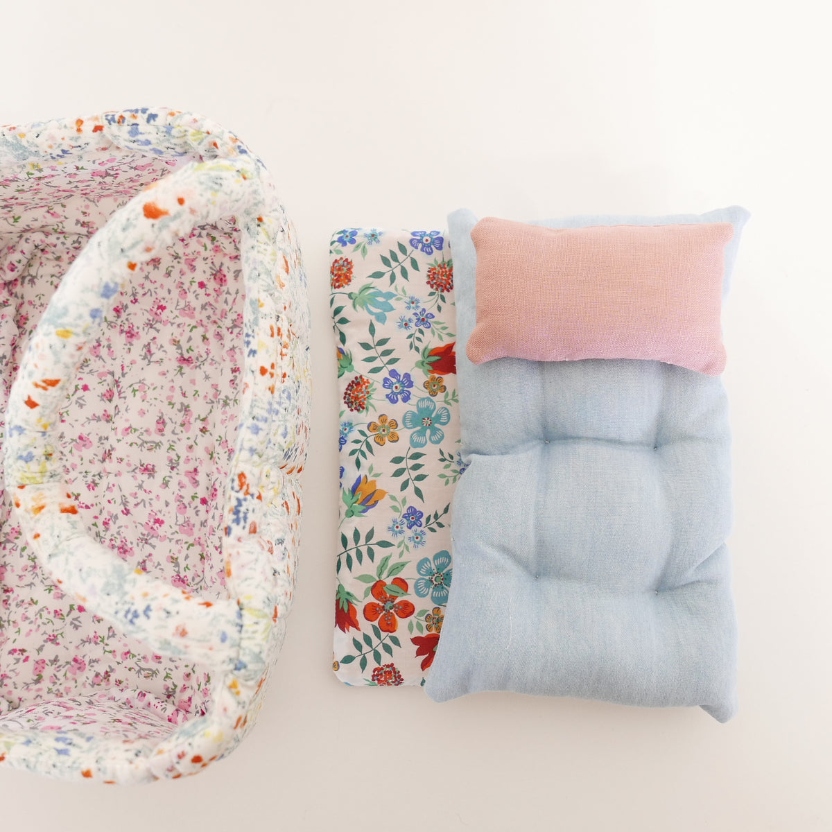 Carry Cot Dolls Bed - Watercolours