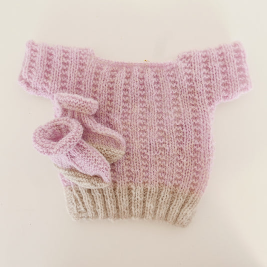 Knitted T Shirt with Booties in Rose + Oat