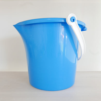 Summertime Bucket With Spout
