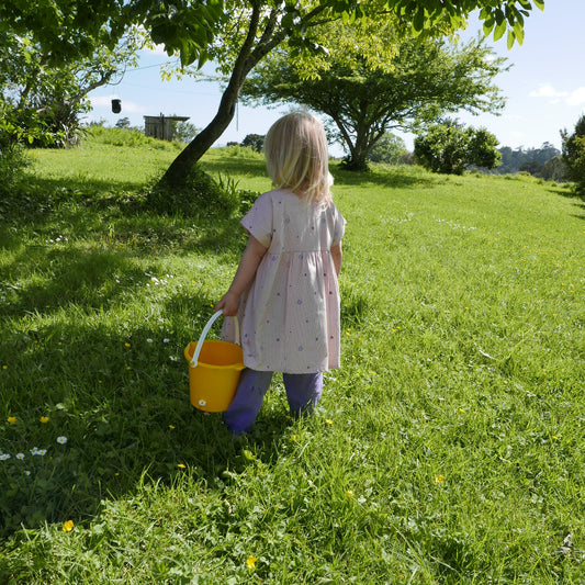 Summertime Bucket With Spout